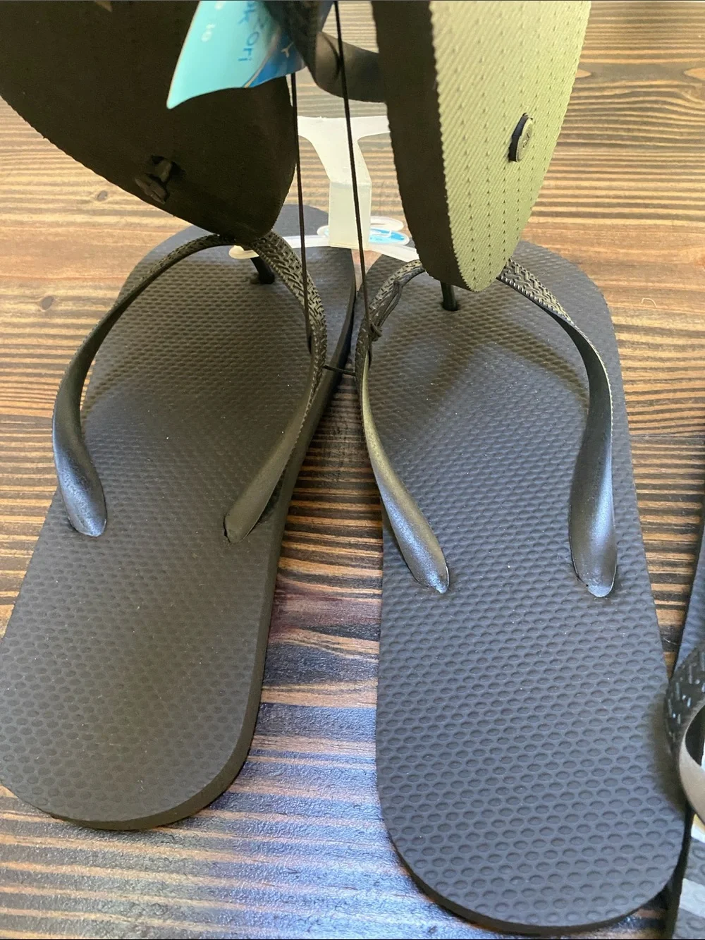 Set of 4 Men’s flip flops - Striped and Solid Black - size 9-10 NWT
